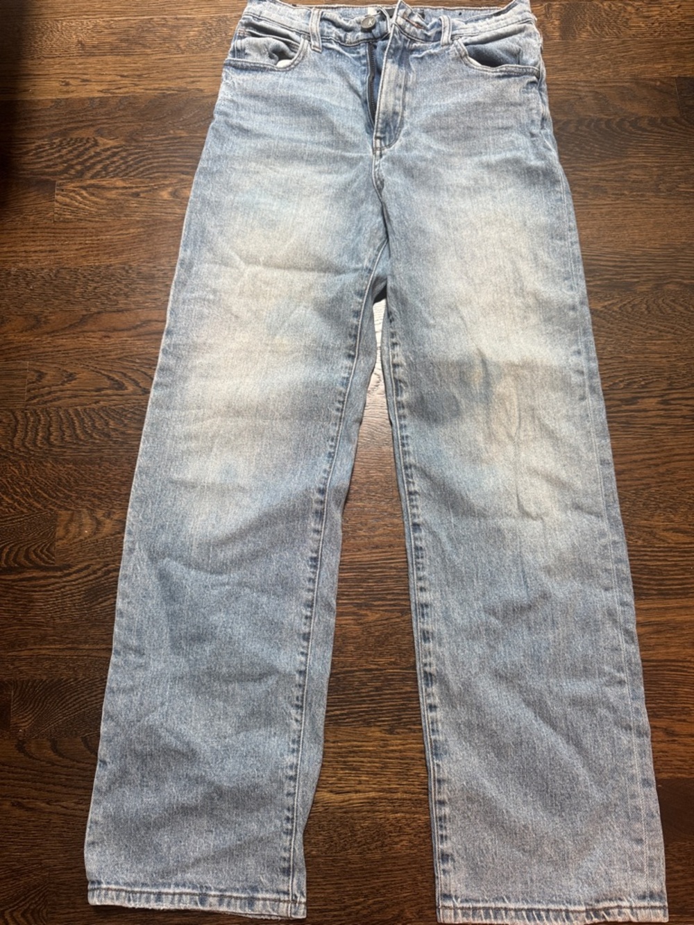 Kut from the Kloth women’s Light Wash Relaxed Jeans